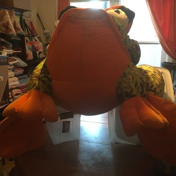 Giant Green & Orange Leopard Frog - Picture 4 of 6